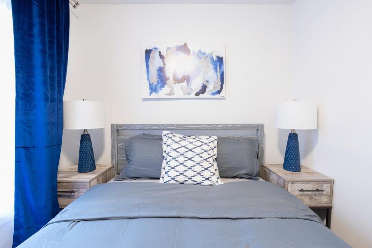 39-2 Renovated 3BR Prime Hudson Yards Area