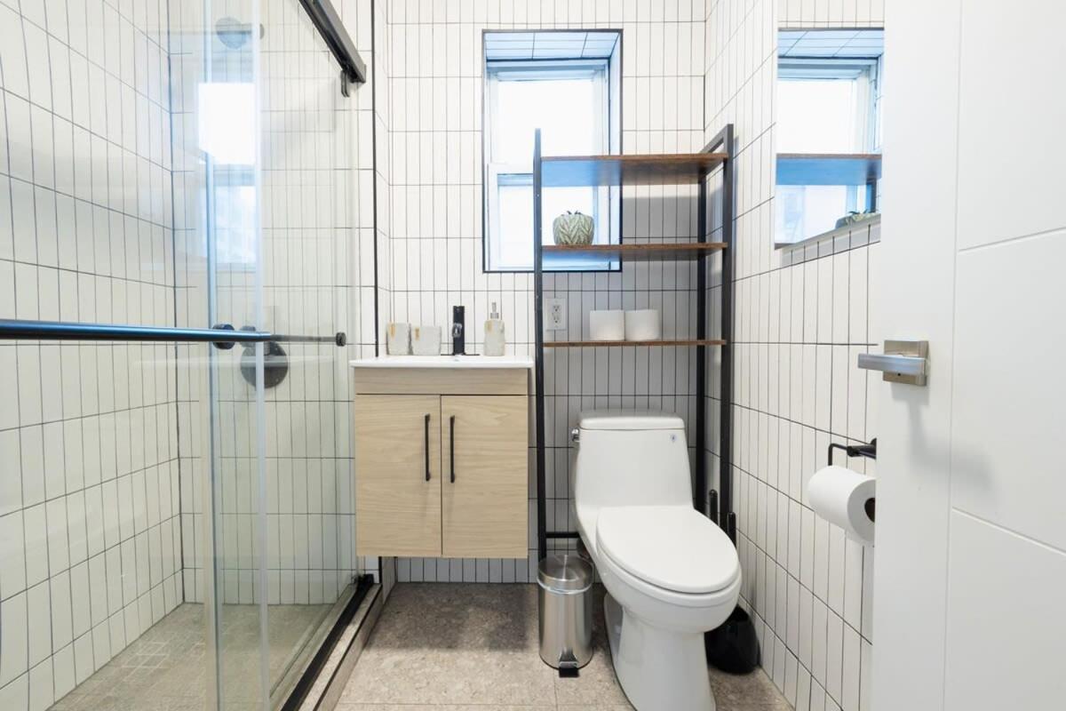 39-2 Renovated 3BR Prime Hudson Yards Area