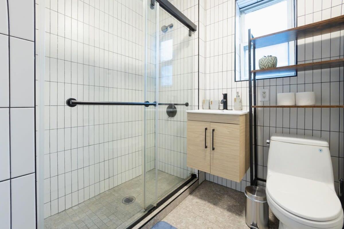 39-2 Renovated 3BR Prime Hudson Yards Area