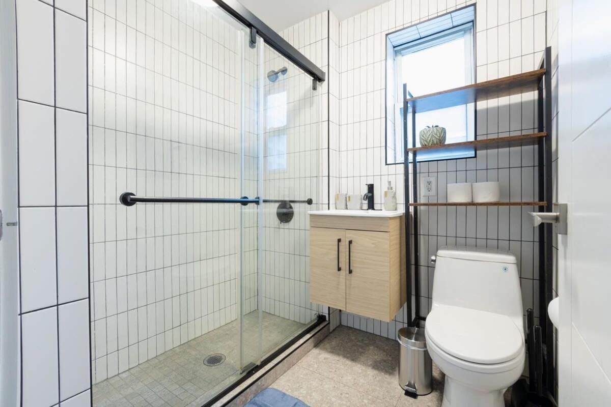 39-2 Renovated 3BR Prime Hudson Yards Area