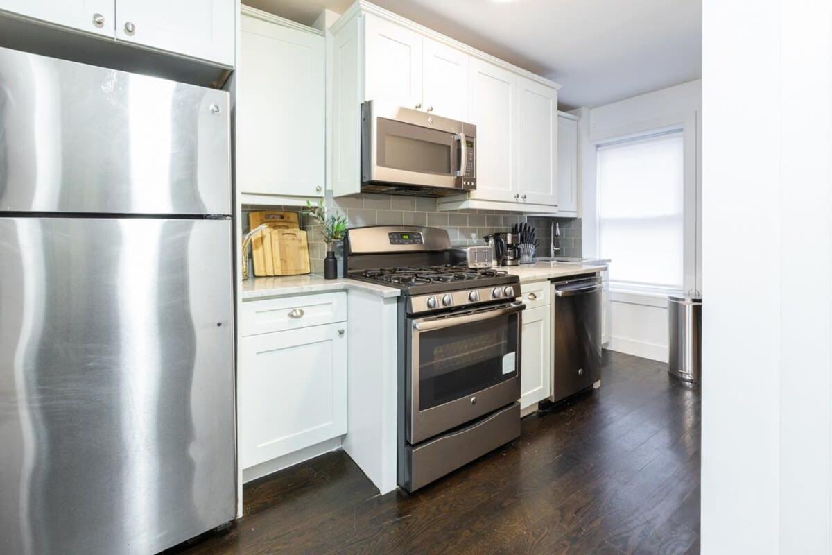 39-2 Renovated 3BR Prime Hudson Yards Area