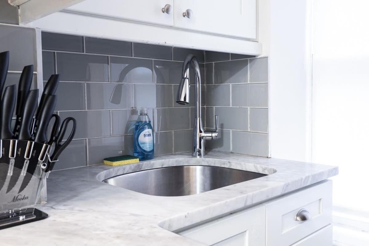 39-2 Renovated 3BR Prime Hudson Yards Area