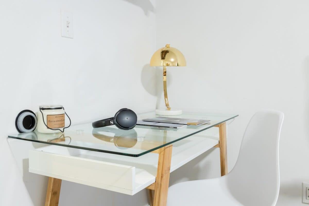 39-2 Renovated 3BR Prime Hudson Yards Area