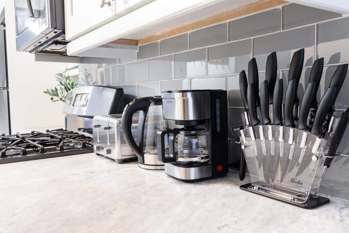 39-2 Renovated 3BR Prime Hudson Yards Area