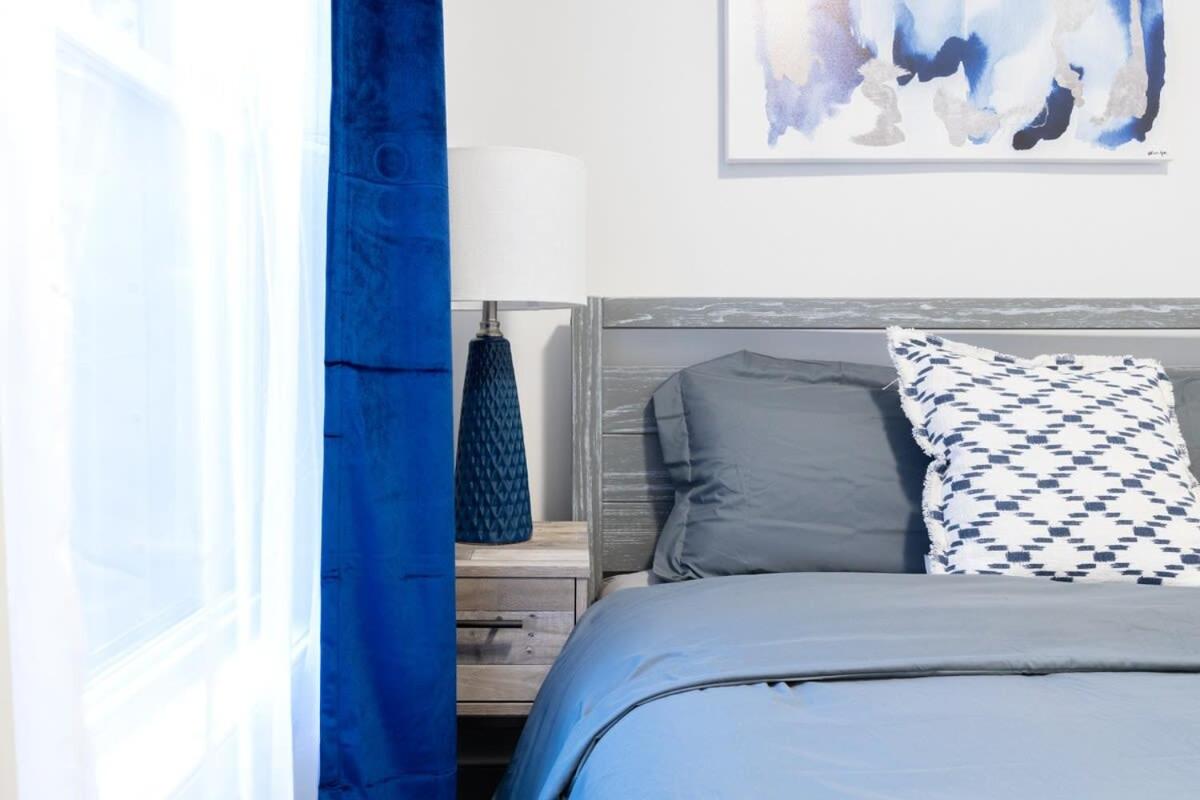 39-2 Renovated 3BR Prime Hudson Yards Area