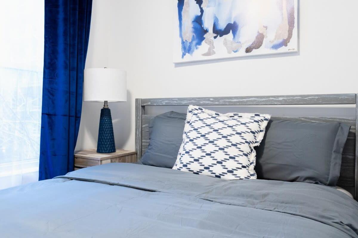 39-2 Renovated 3BR Prime Hudson Yards Area