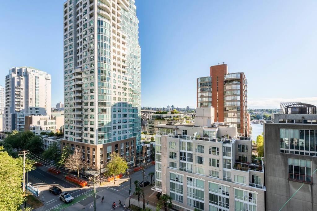 Hotel Luxury 2-bedroom Condo Beach Side Yaletown