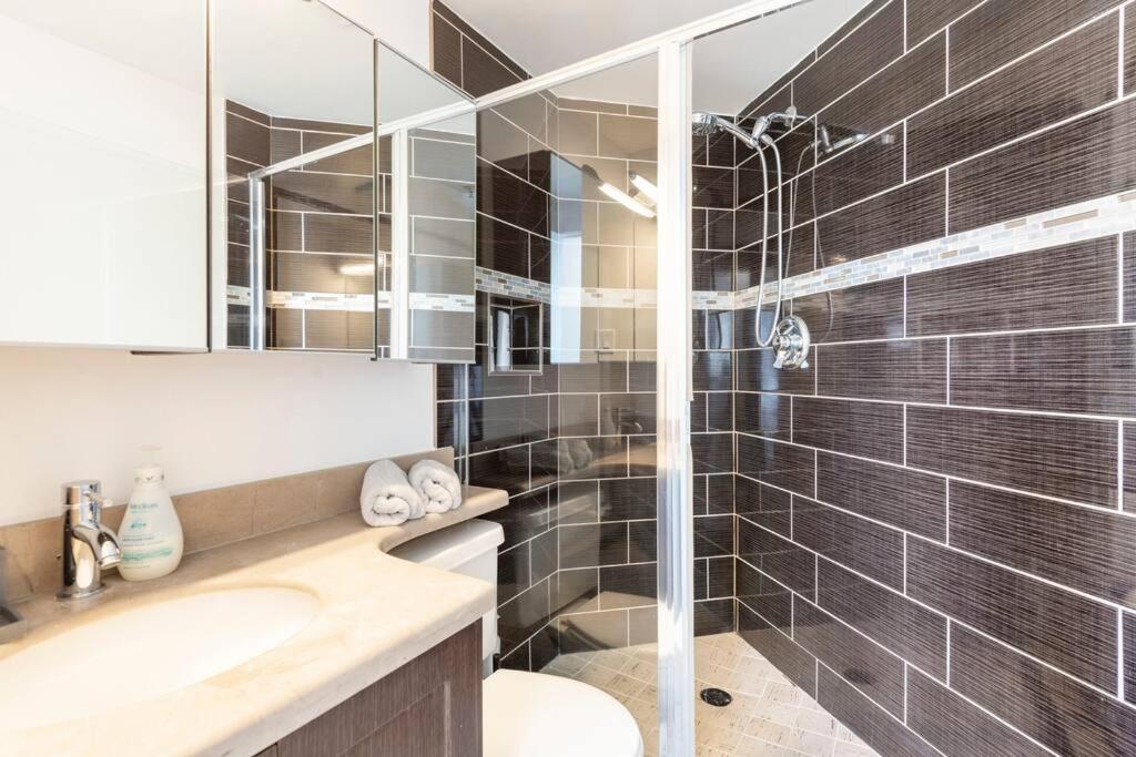 Luxury 2-bedroom condo beach side Yaletown