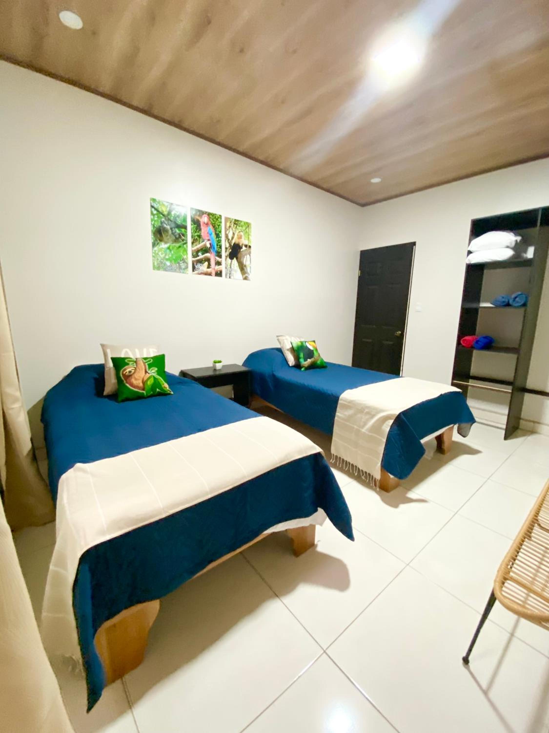 Apartamentos H Gonzalez. Wifi A/C free parking