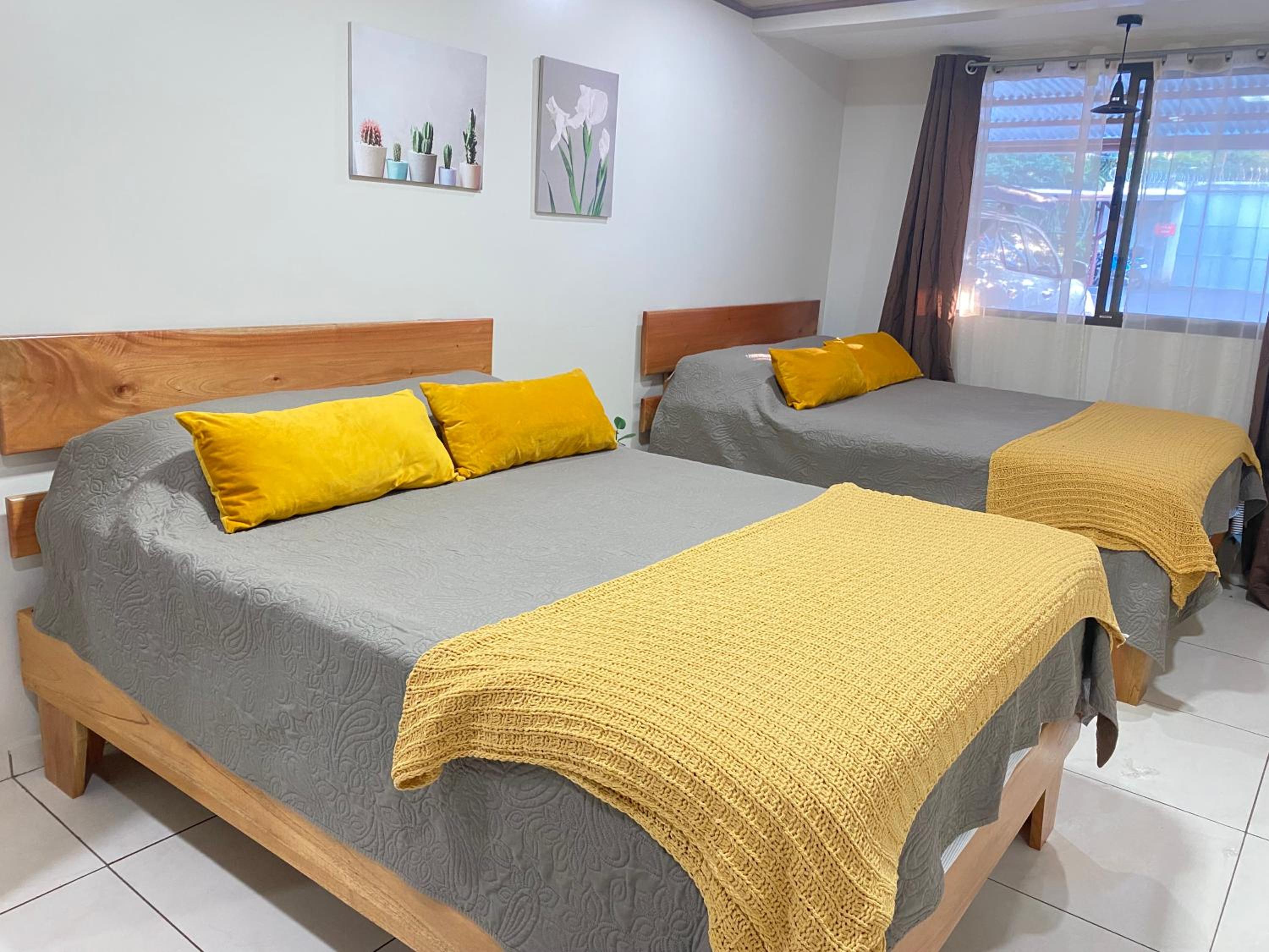 Apartamentos H Gonzalez. Wifi A/C free parking