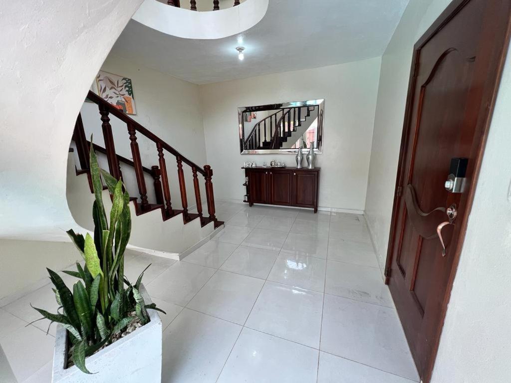 Casa Amplia con Piscina