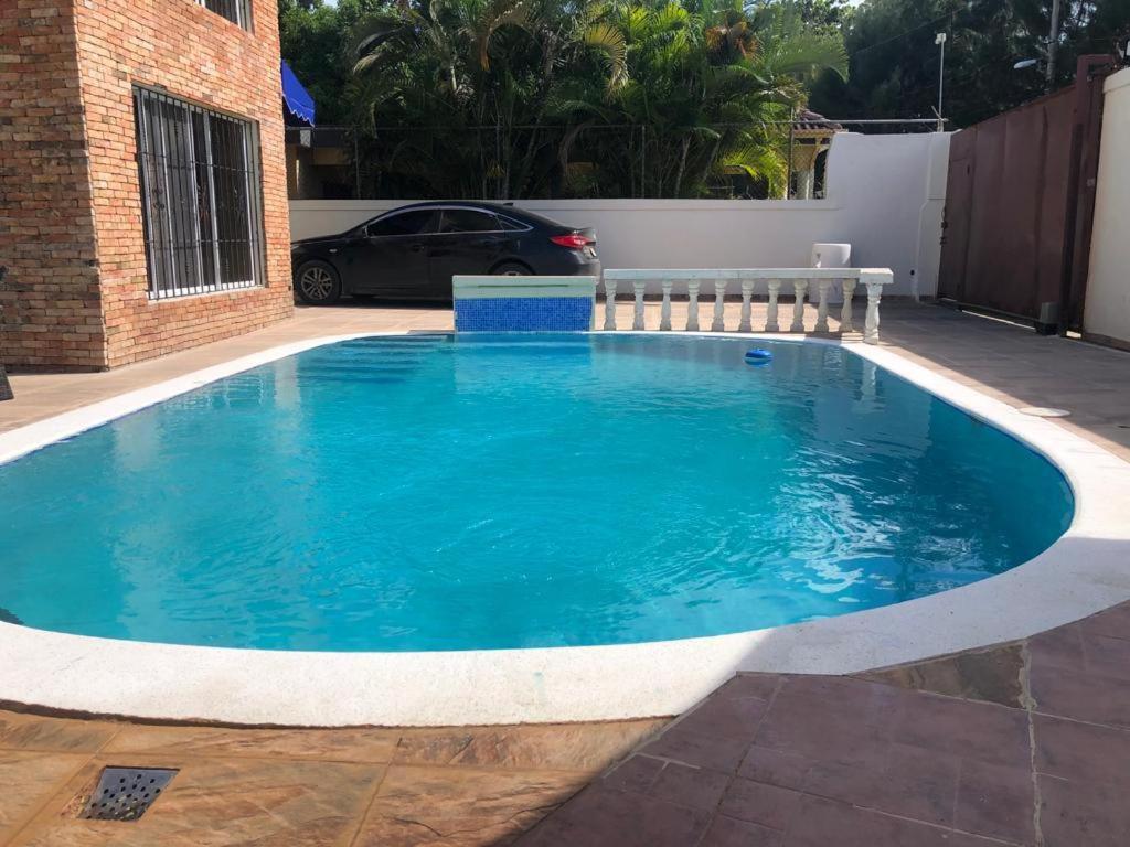 Casa Amplia con Piscina
