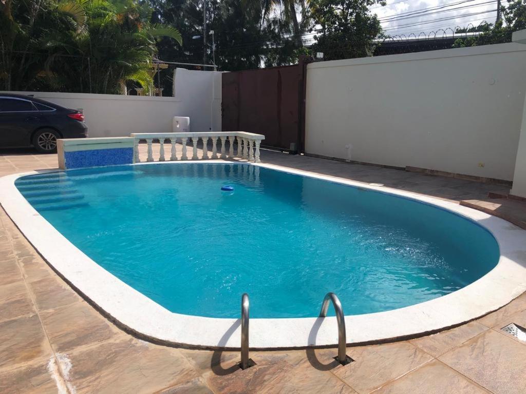 Casa Amplia con Piscina