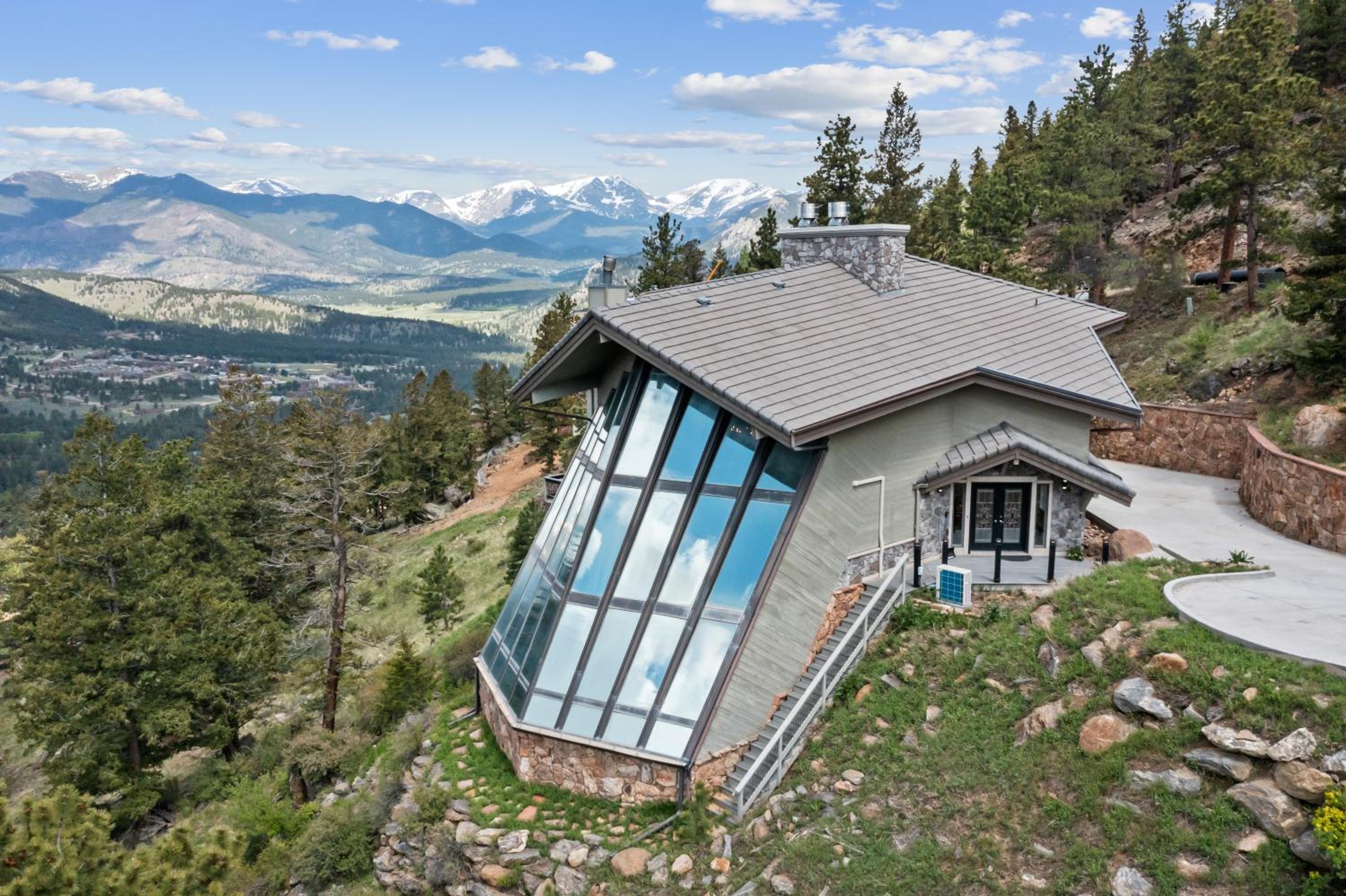 Breathtaking Luxury Mountain Retreat - Estes Park's Best Views - Switzerland in Colorado - Property Image 18