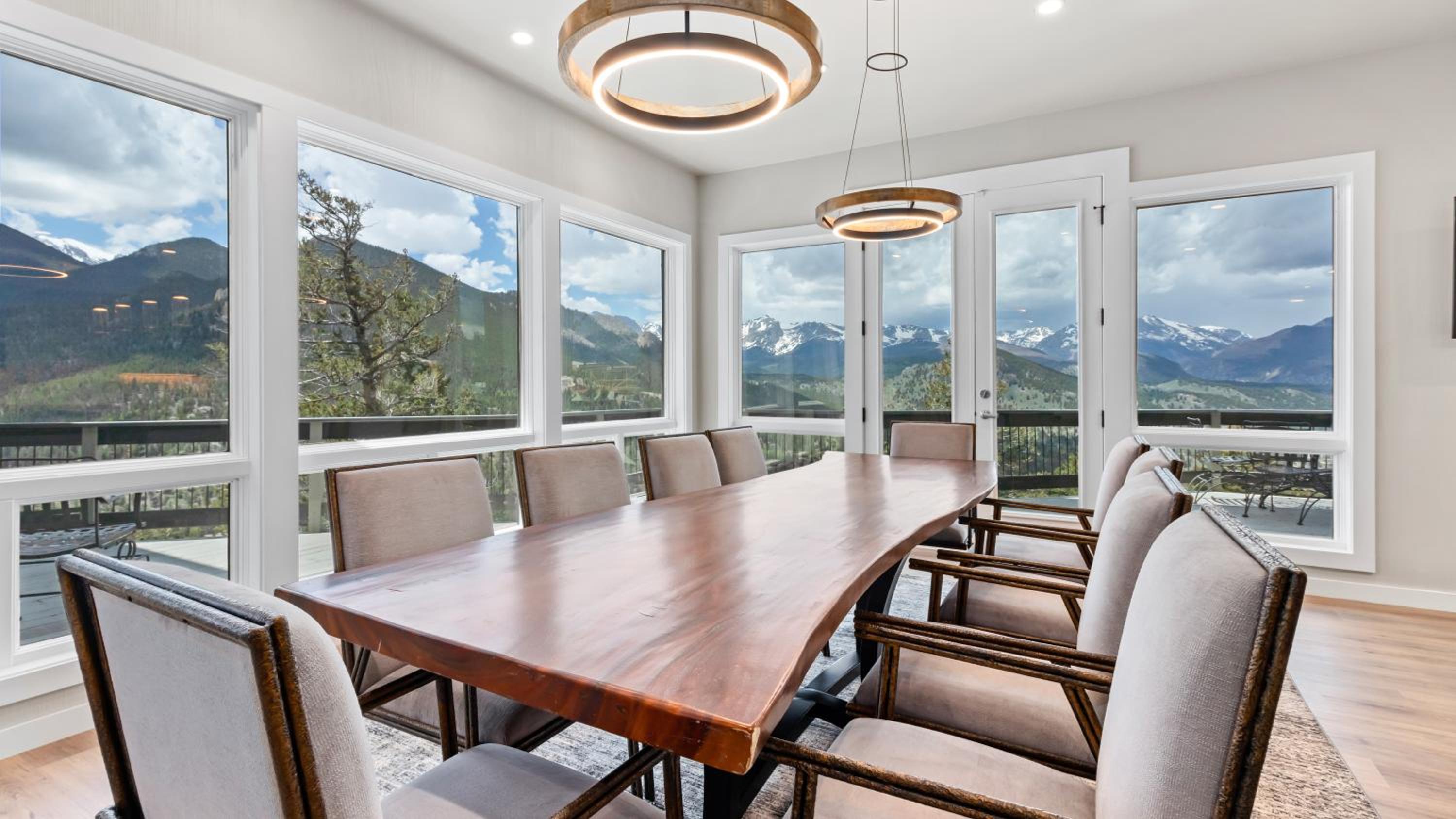 Breathtaking Luxury Mountain Retreat - Estes Park's Best Views - Switzerland in Colorado - Property Image 39