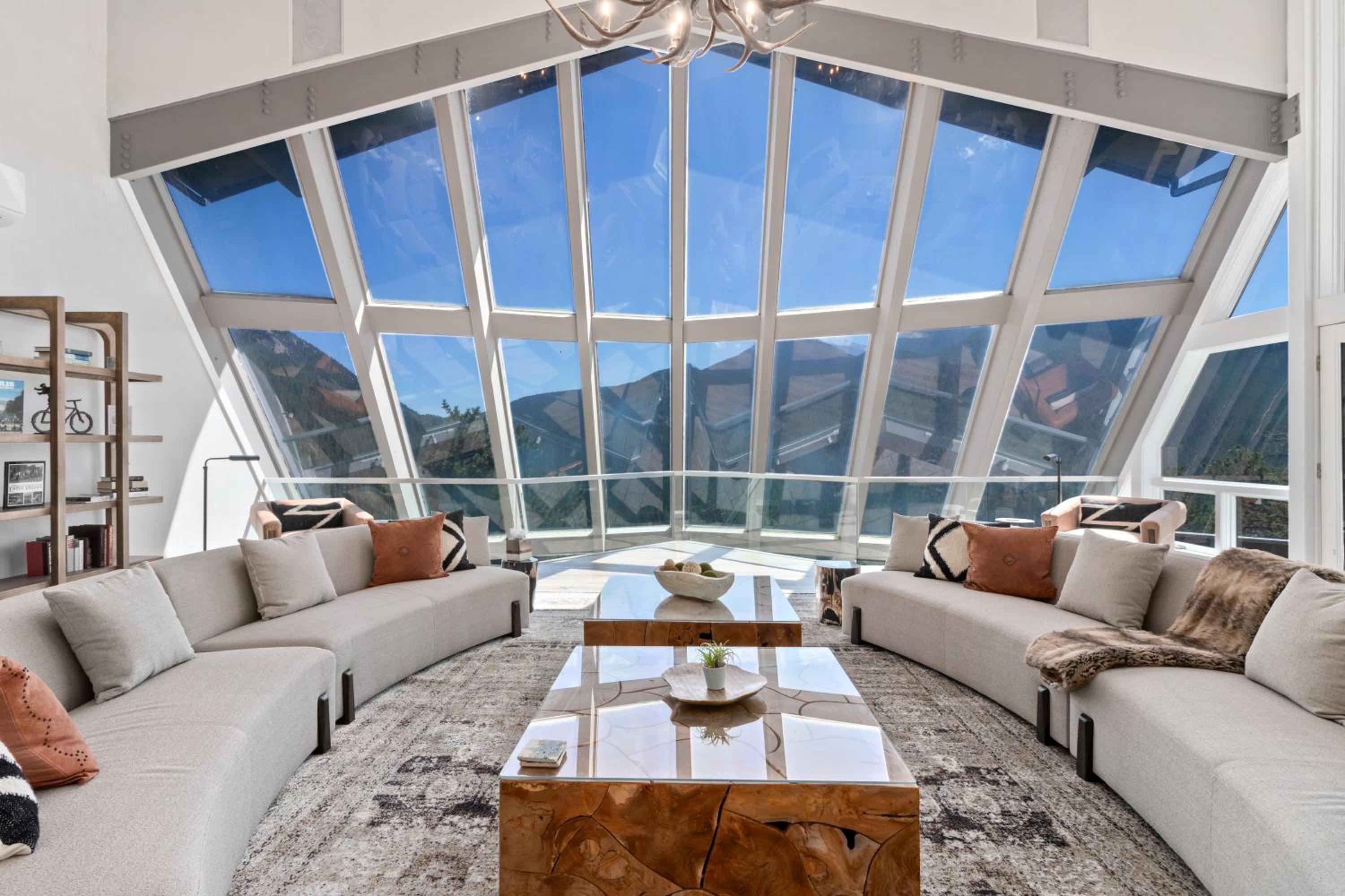 Breathtaking Luxury Mountain Retreat - Estes Park's Best Views - Switzerland in Colorado - Property Image 43