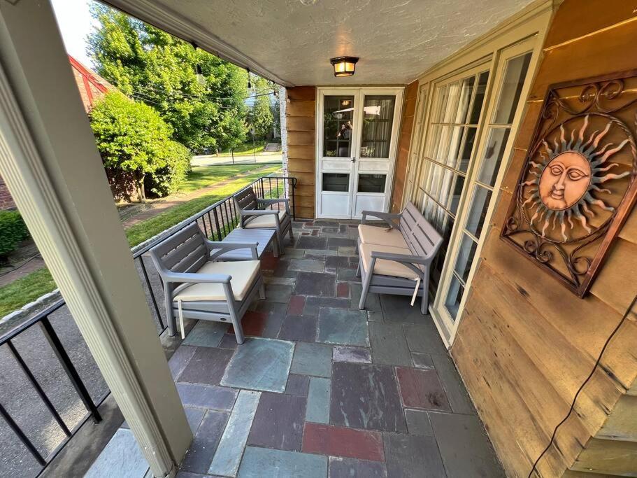 Serene Stay - Stylish House Close to NYC view 3