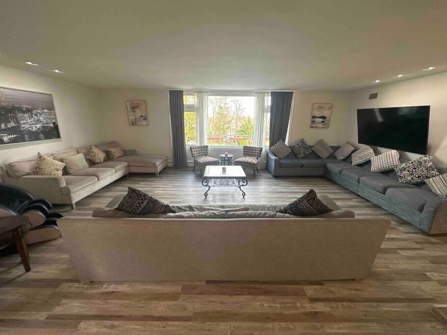 Ultimate Luxury Villa - Pool, Sauna, Hot Tub & More
