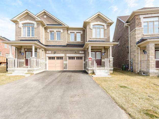 Stylish Home in Waterdown