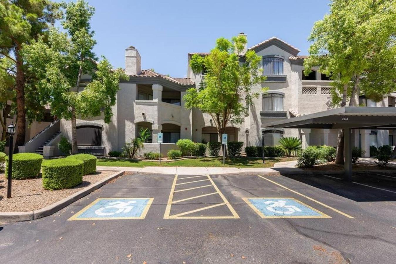 Luxe Scottsdale Condo - Ground Floor Unit! view 3