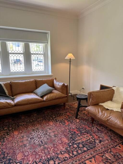 Charming central cottage in Wagga Wagga