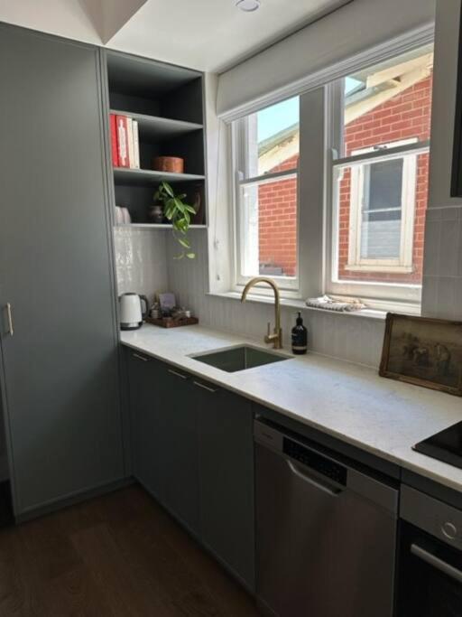 Charming central cottage in Wagga Wagga