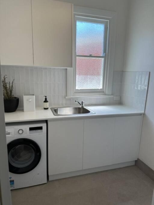 Charming central cottage in Wagga Wagga