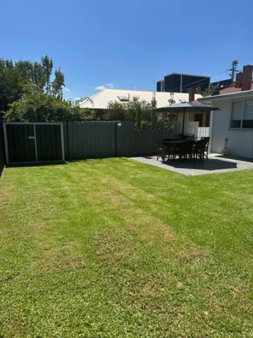 Charming central cottage in Wagga Wagga