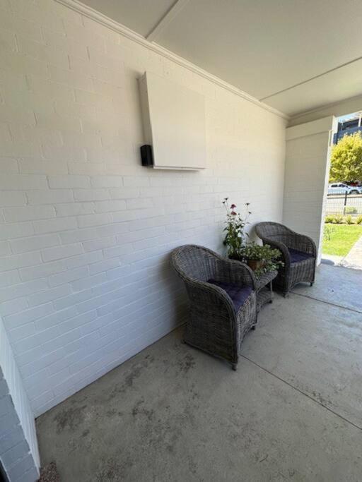 Charming central cottage in Wagga Wagga