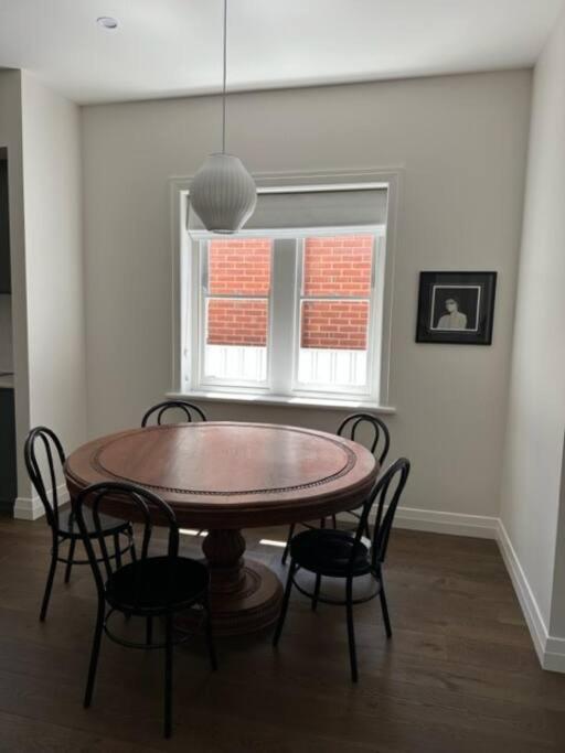 Charming central cottage in Wagga Wagga