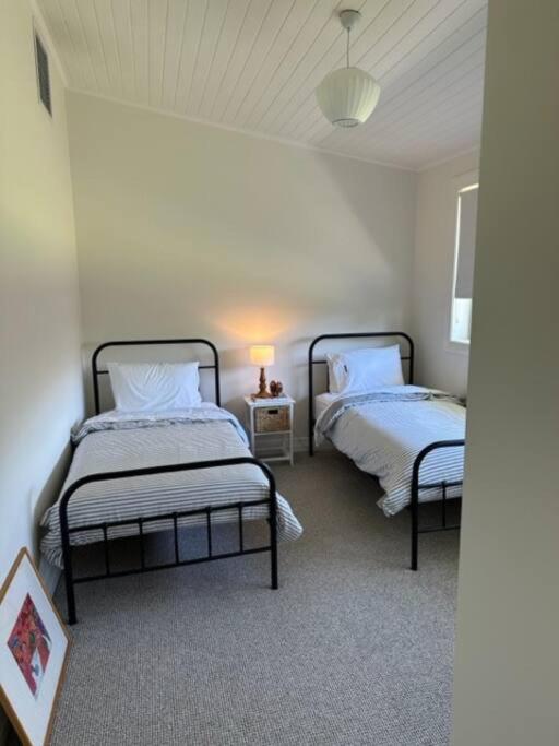 Charming central cottage in Wagga Wagga