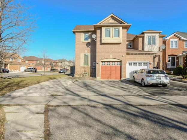 Elegant Home in Mississauga
