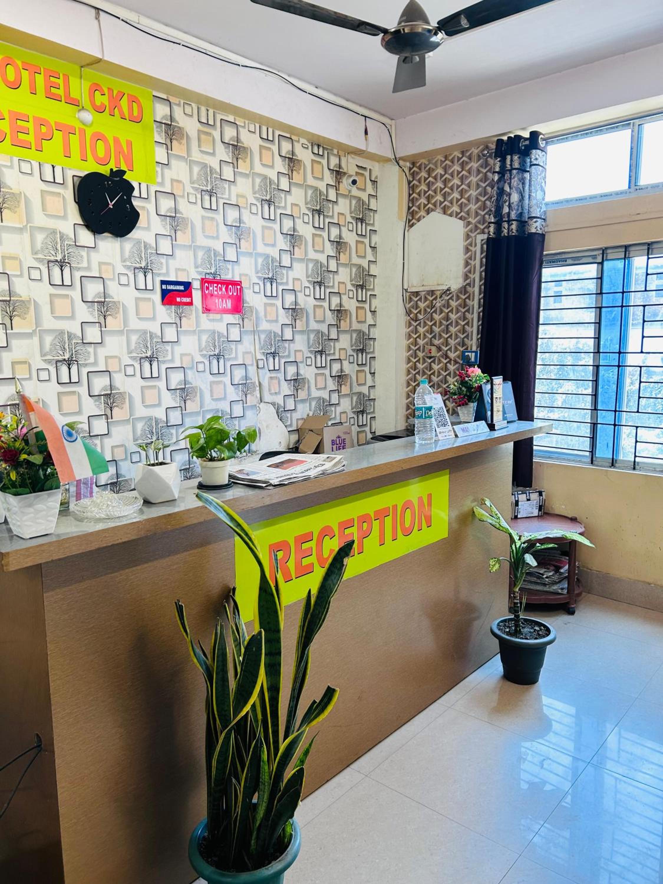 Lobby & Reception