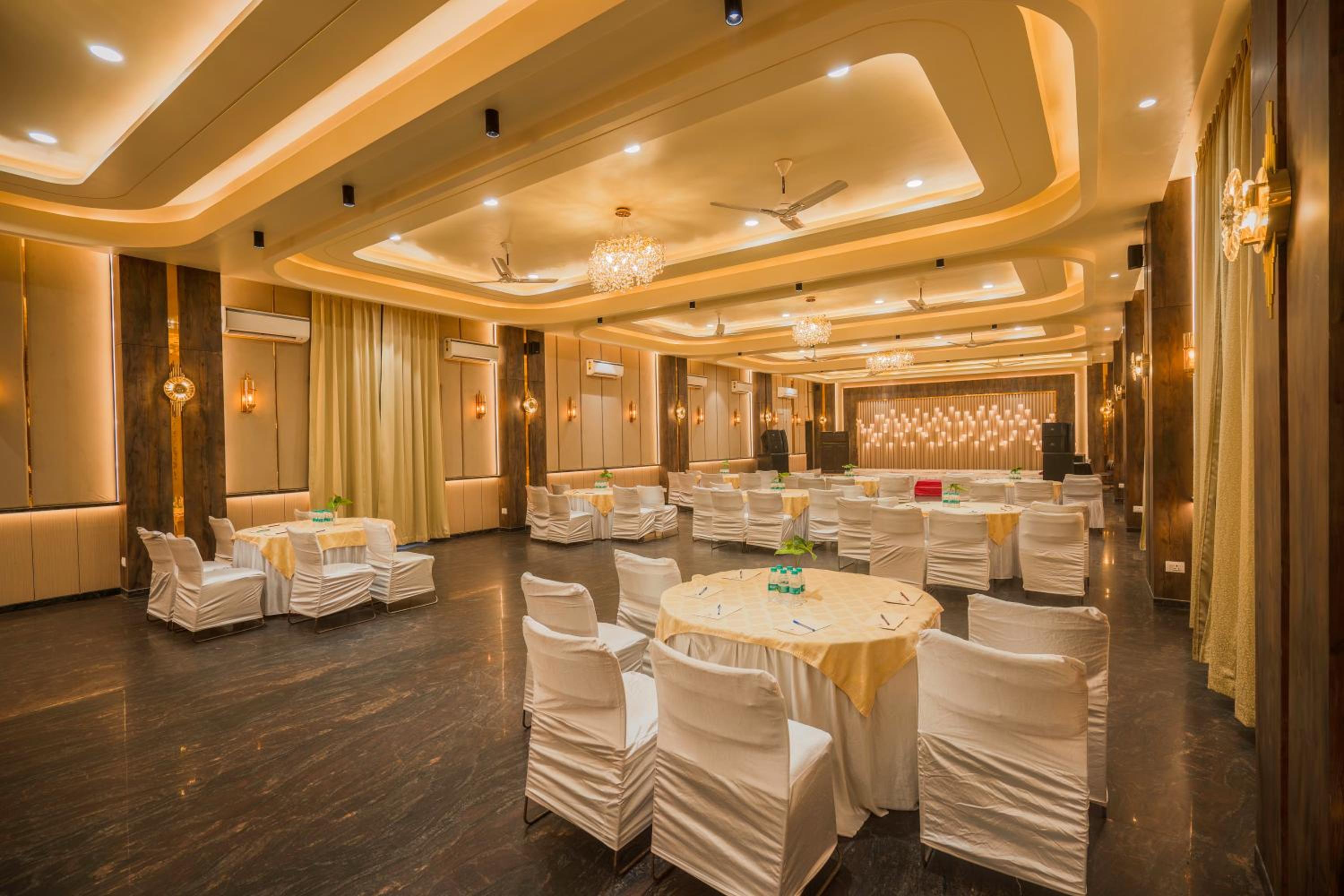 Wood castle Spa & Resort