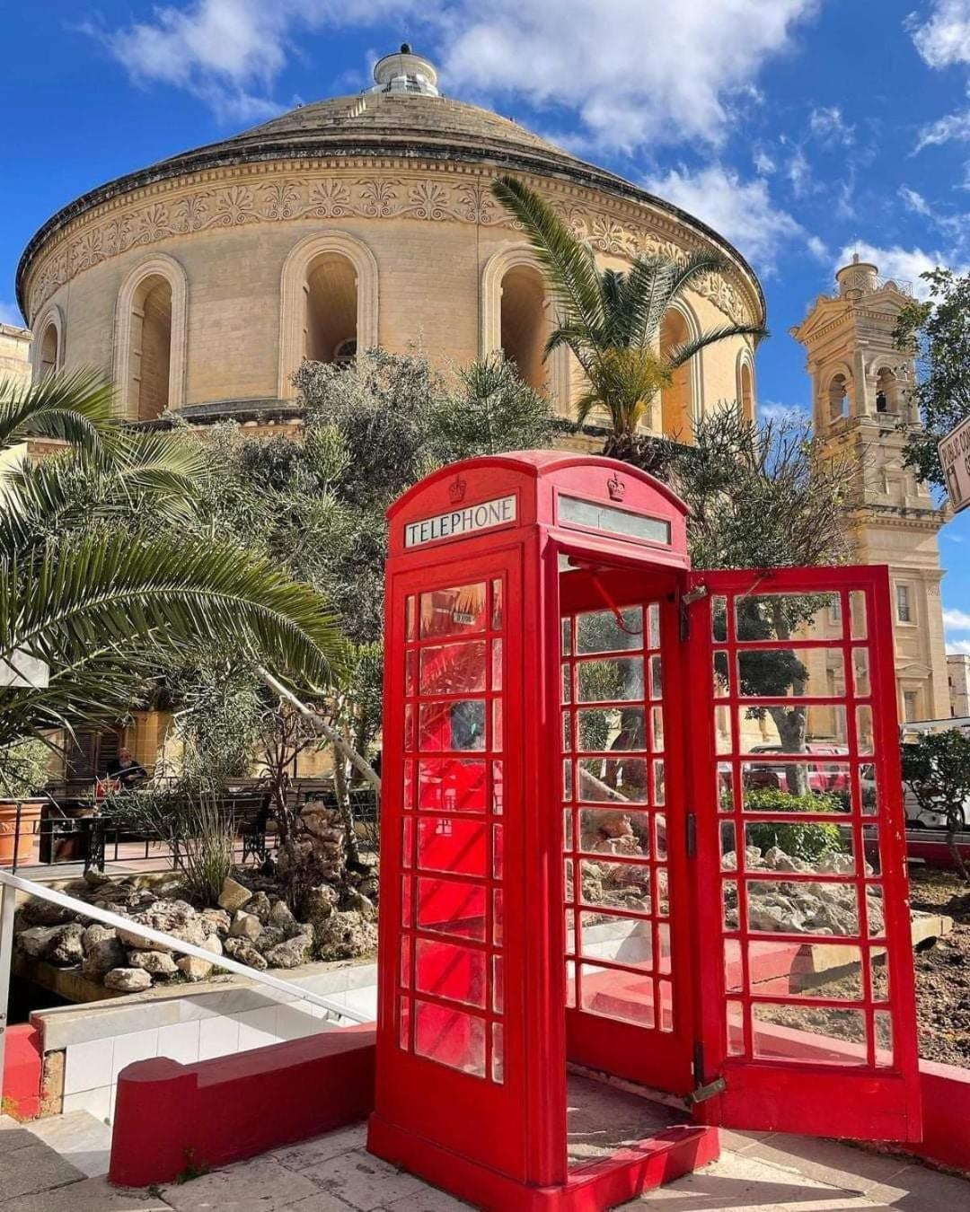 KORZO SUITES SENGLEA WATERFRONT