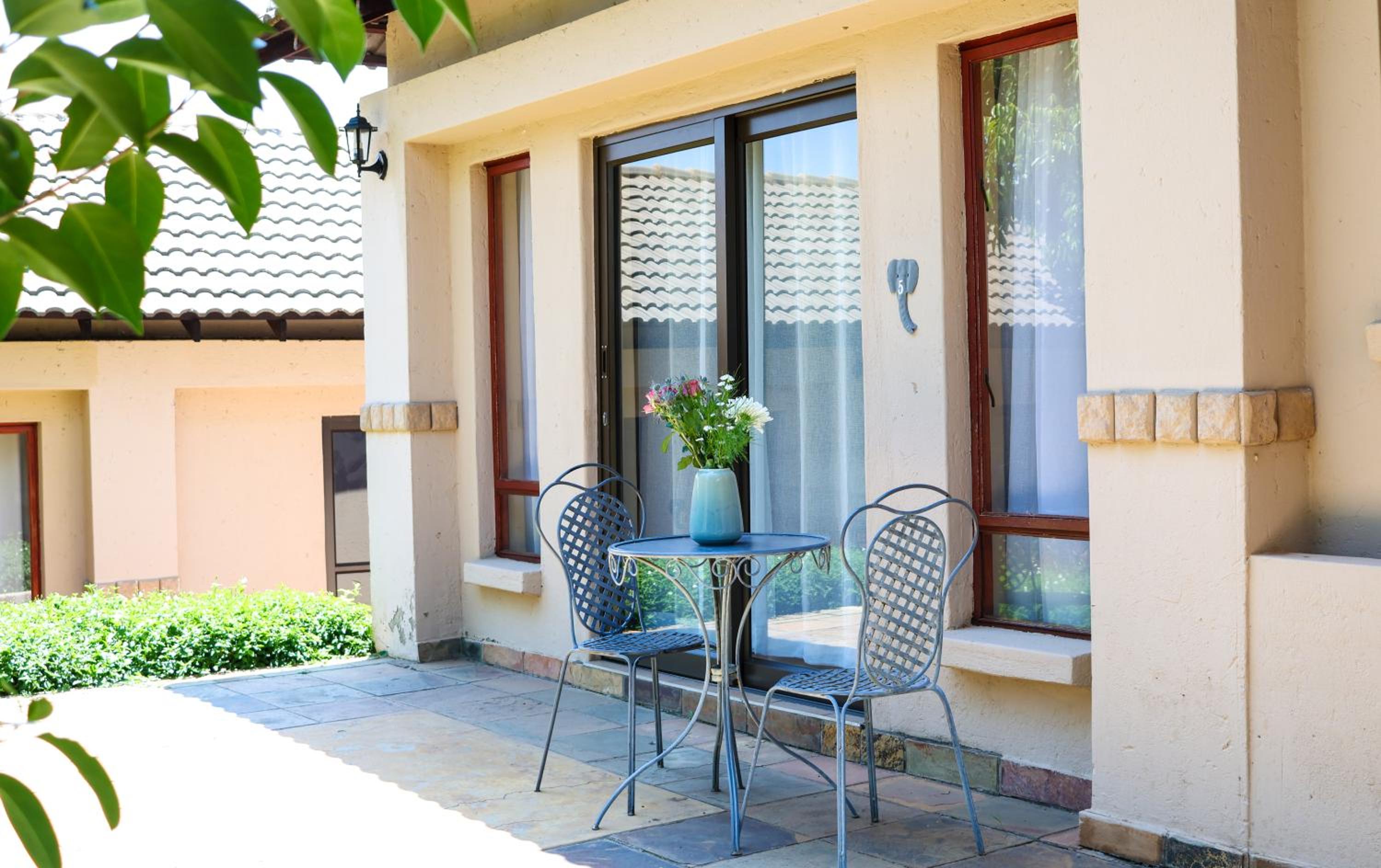 Thaba Legae Guest Lodge