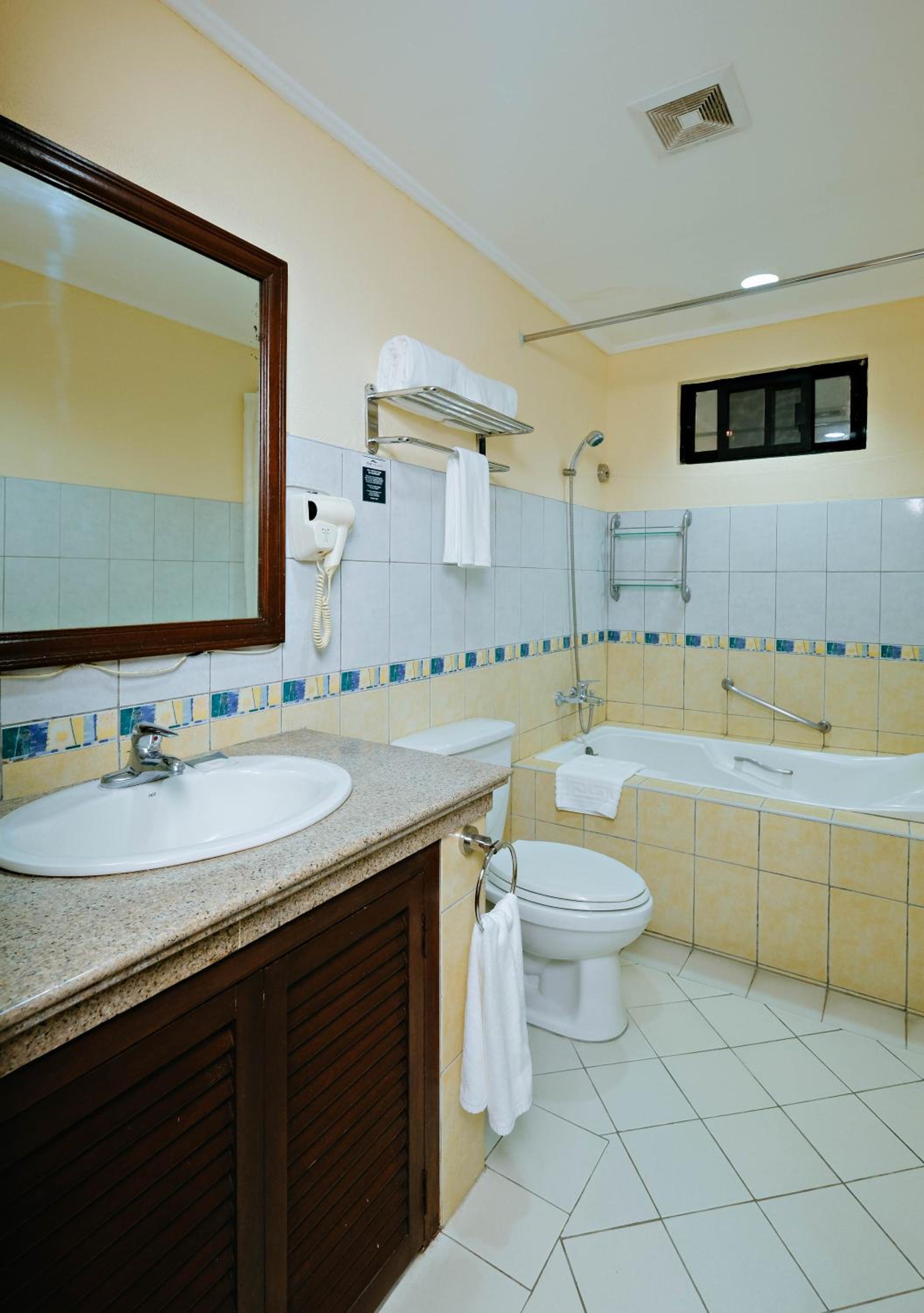 The Suites At Mount Malarayat, 利巴 - 24