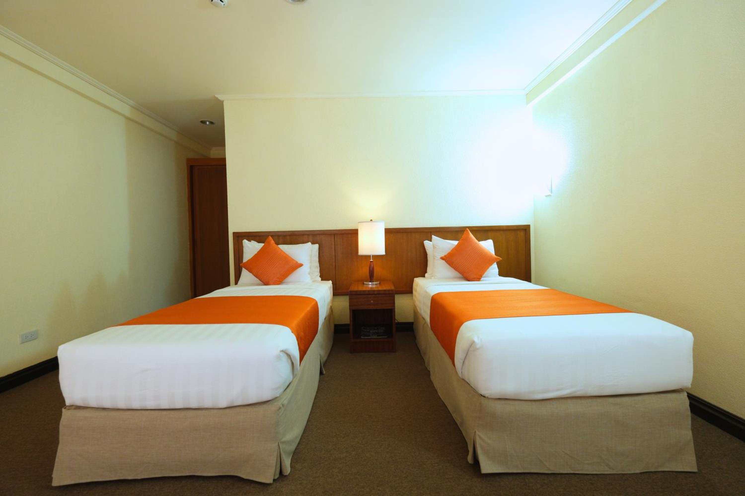 The Suites At Mount Malarayat, 利巴 - 14