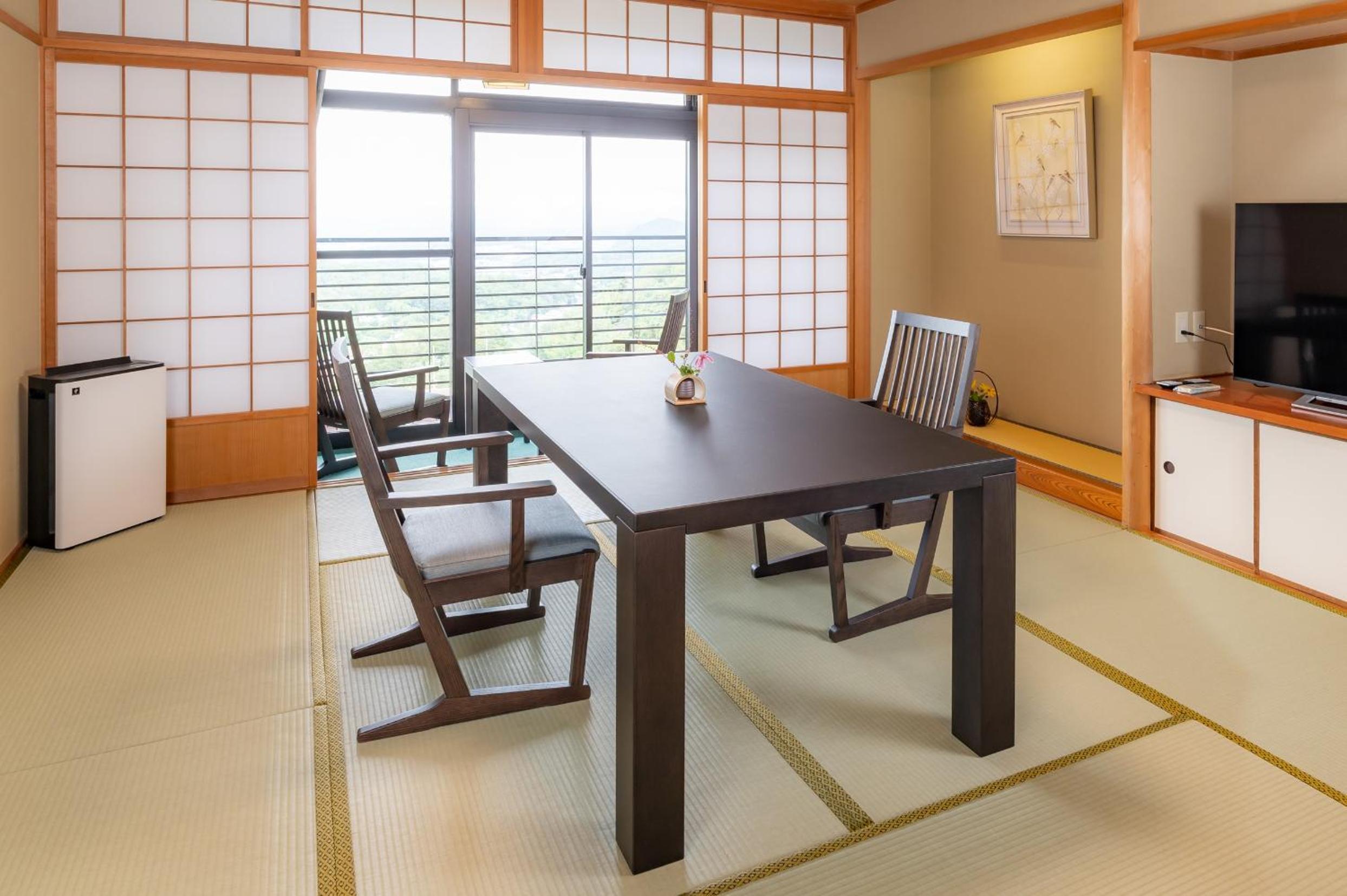 Motoyu Kosenkaku