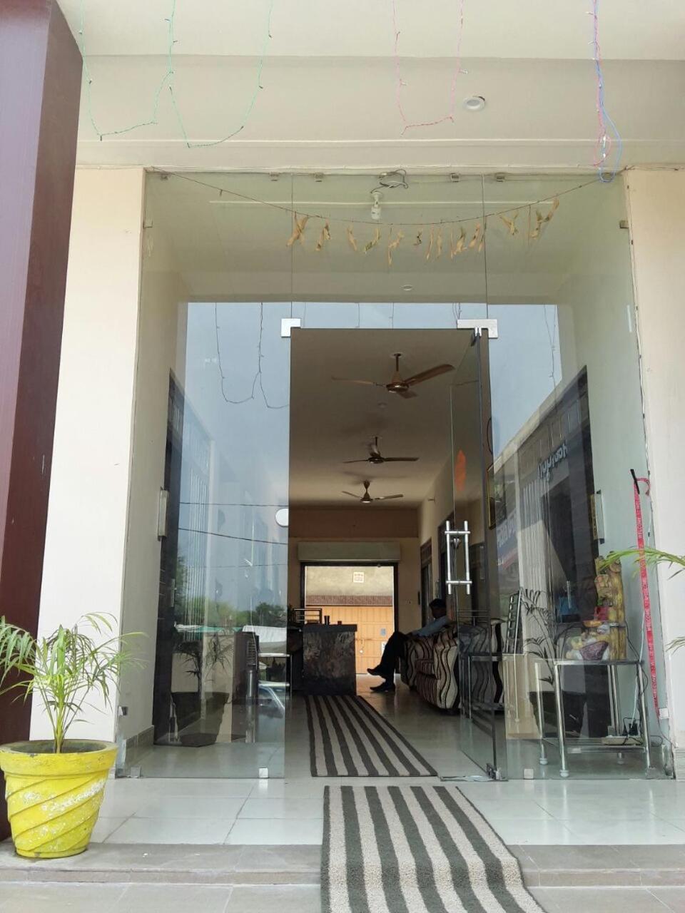 Hotel Atulyam Gorakhtilla Road Gogamedi