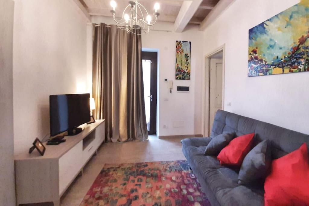 Casa FLO', Next to the Reggia with Car Park view 5