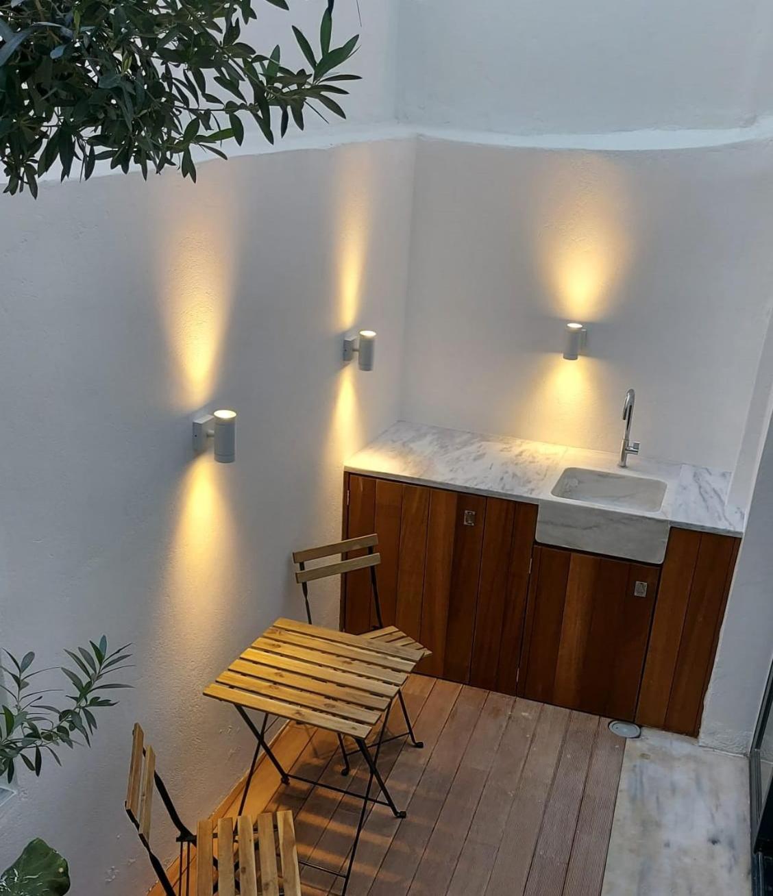 An elegant apartment at the foot of the Acropolis