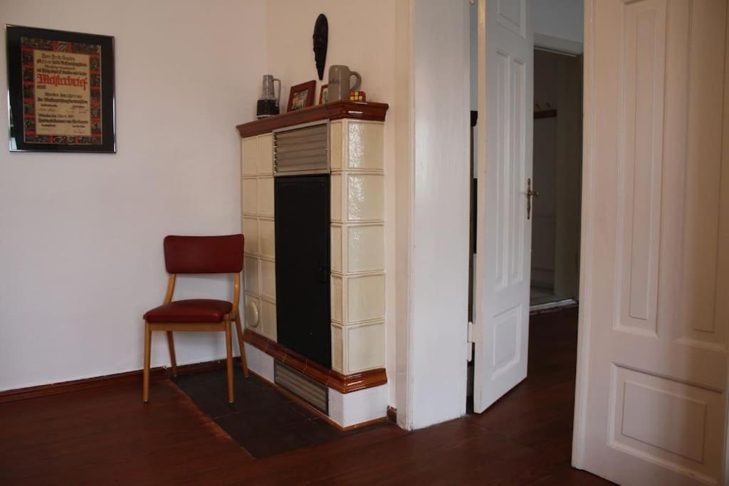 Ferienwohnung mit großem Garten und Blick zum See