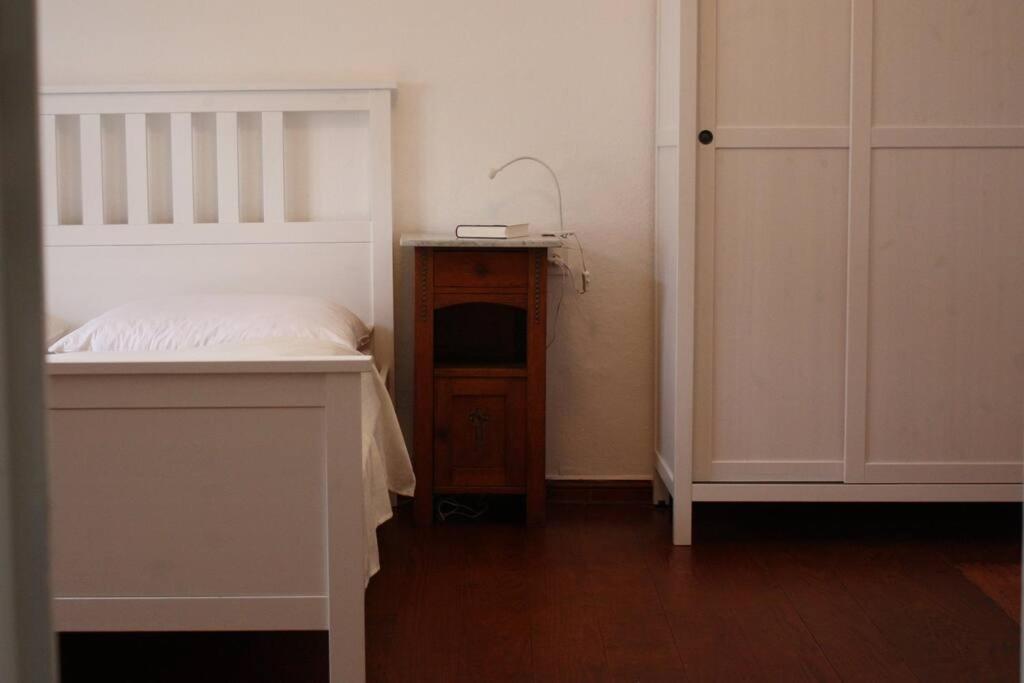 Ferienwohnung mit großem Garten und Blick zum See