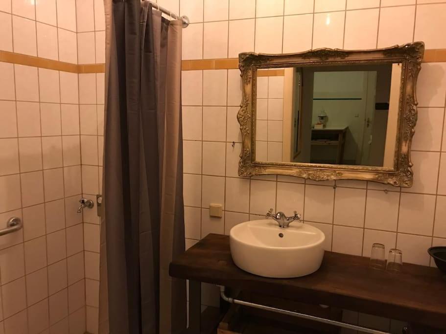 Ferienwohnung mit großem Garten und Blick zum See