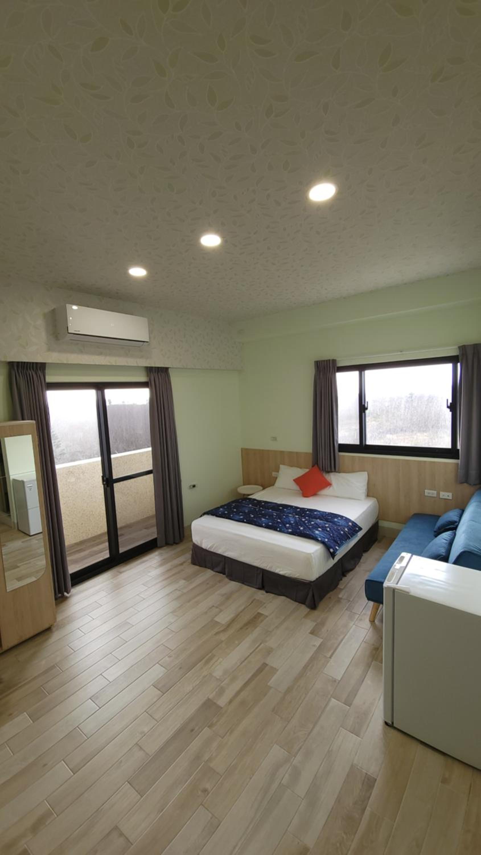Photo 7