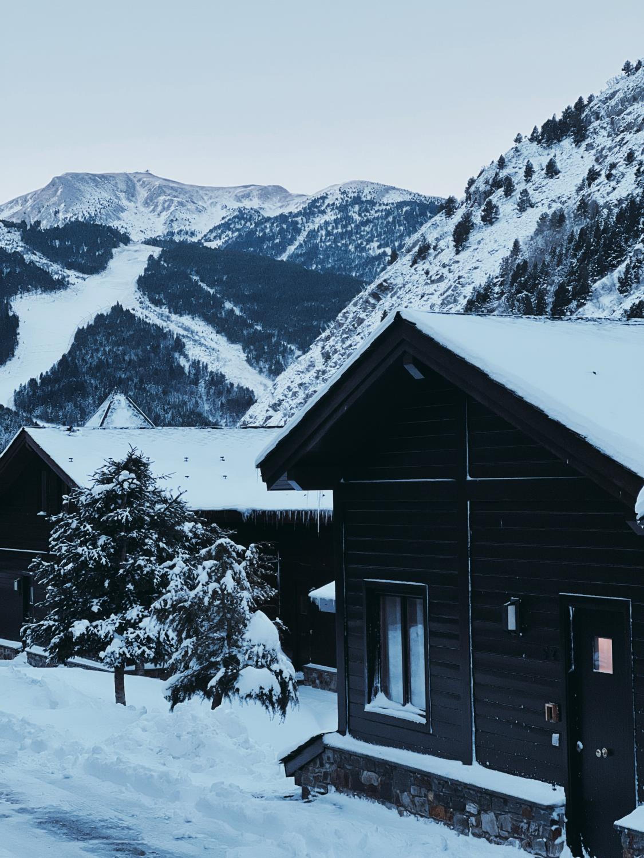 Exclusiva Cabaña en Incles - Vistas al Valle & Pistas de Ski Grandvalira - Free Parking