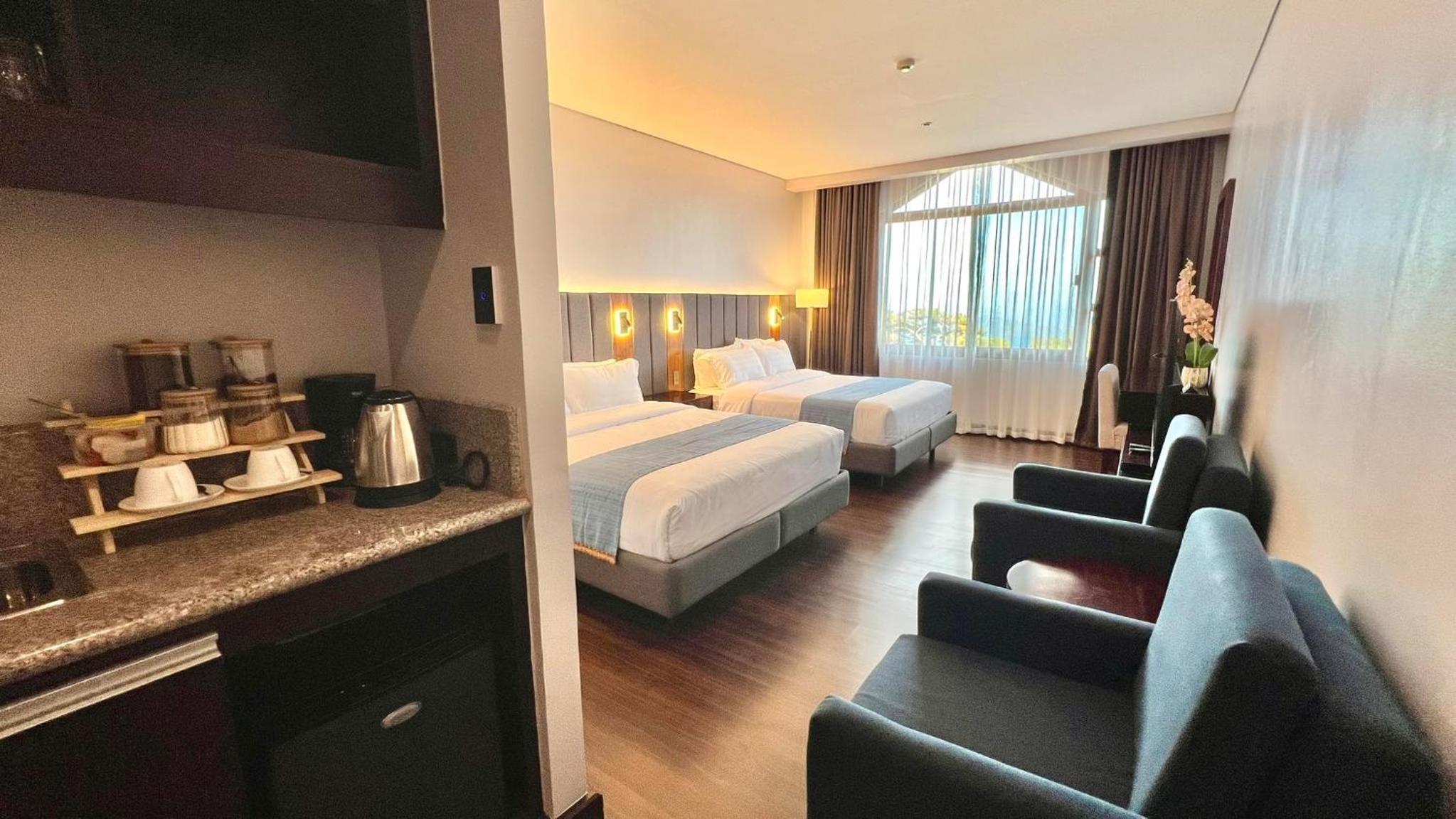 Mountain View,Room 549 Private Unit at The Forest Lodge,Camp John Hay Suites view 2