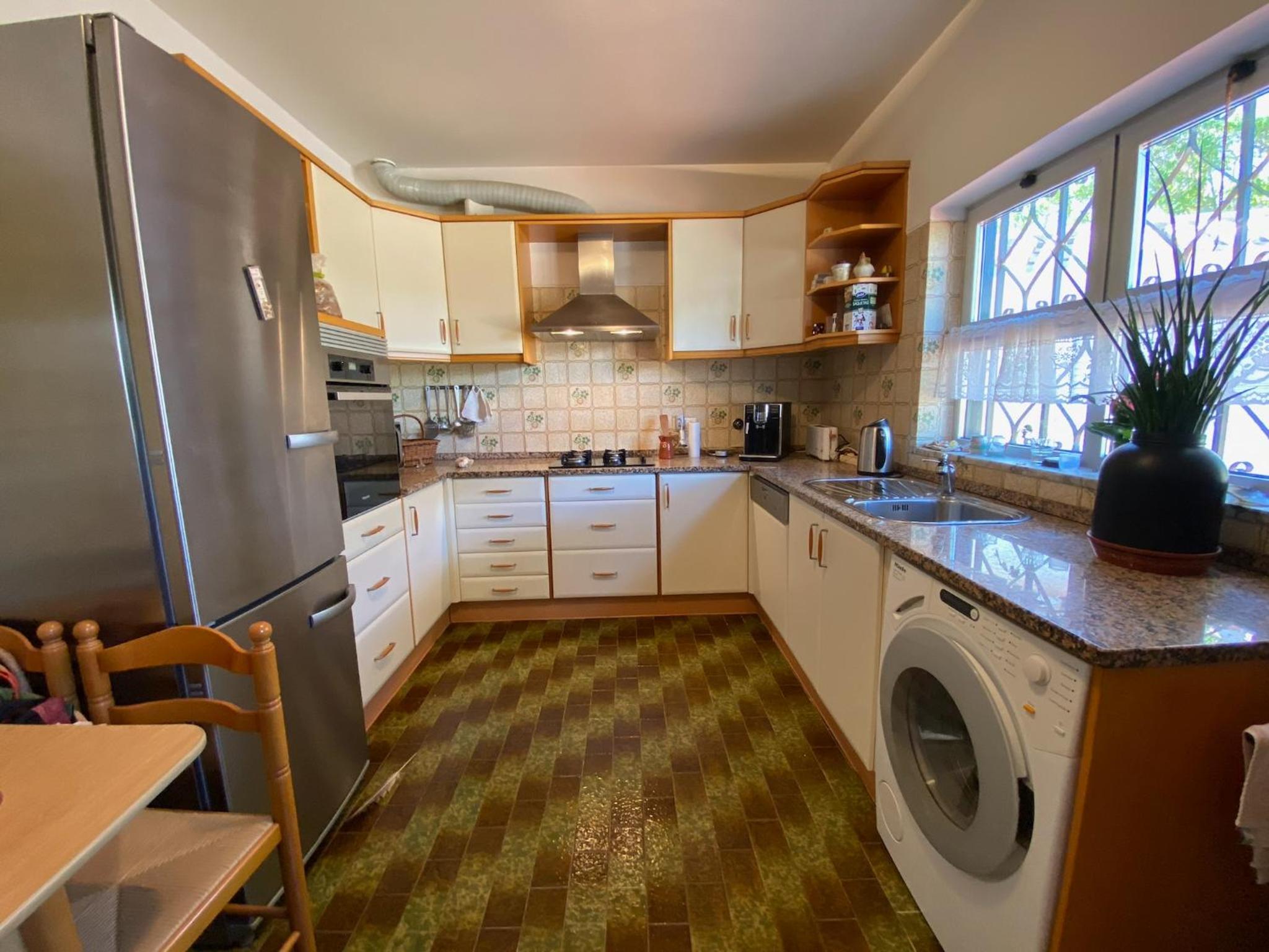 Casa Panorama en Salema — kitchen