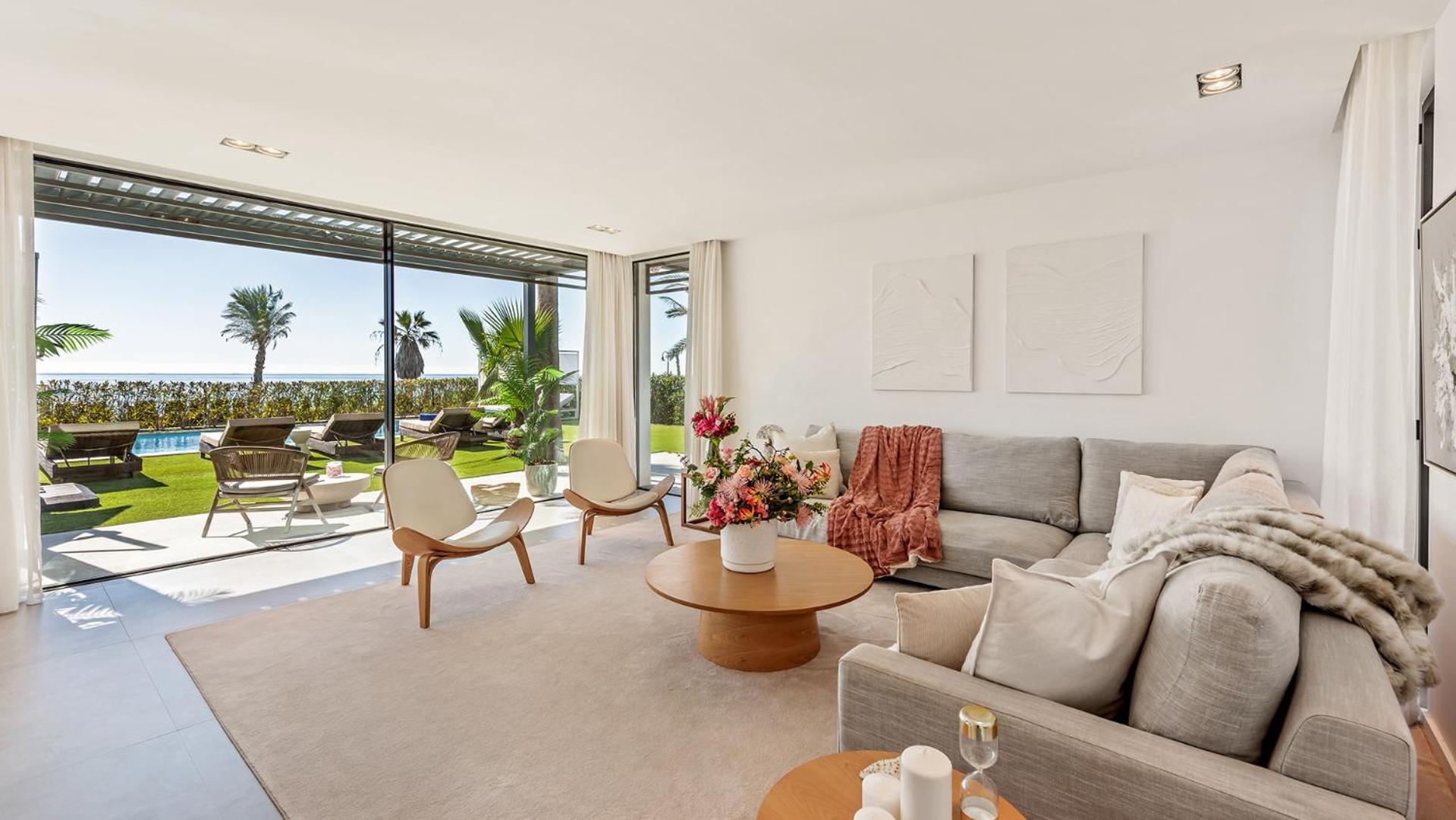 VACATION MARBELLA I Villa Imare Waterfront, Beachfront Villa, Rooftop Jacuzzi, Indoor Spa